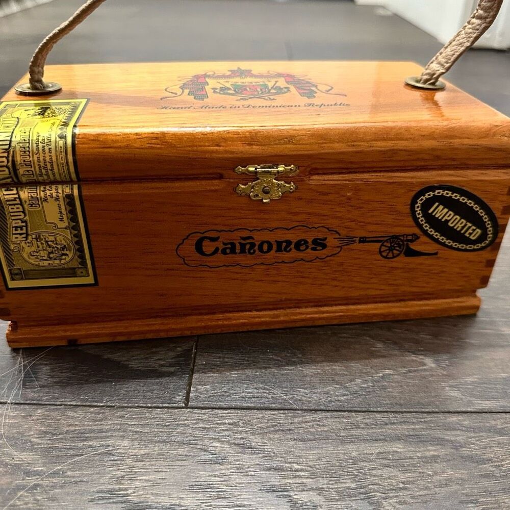 Canones Dominican Republic Cigar Box Purse - Picture 2 of 6